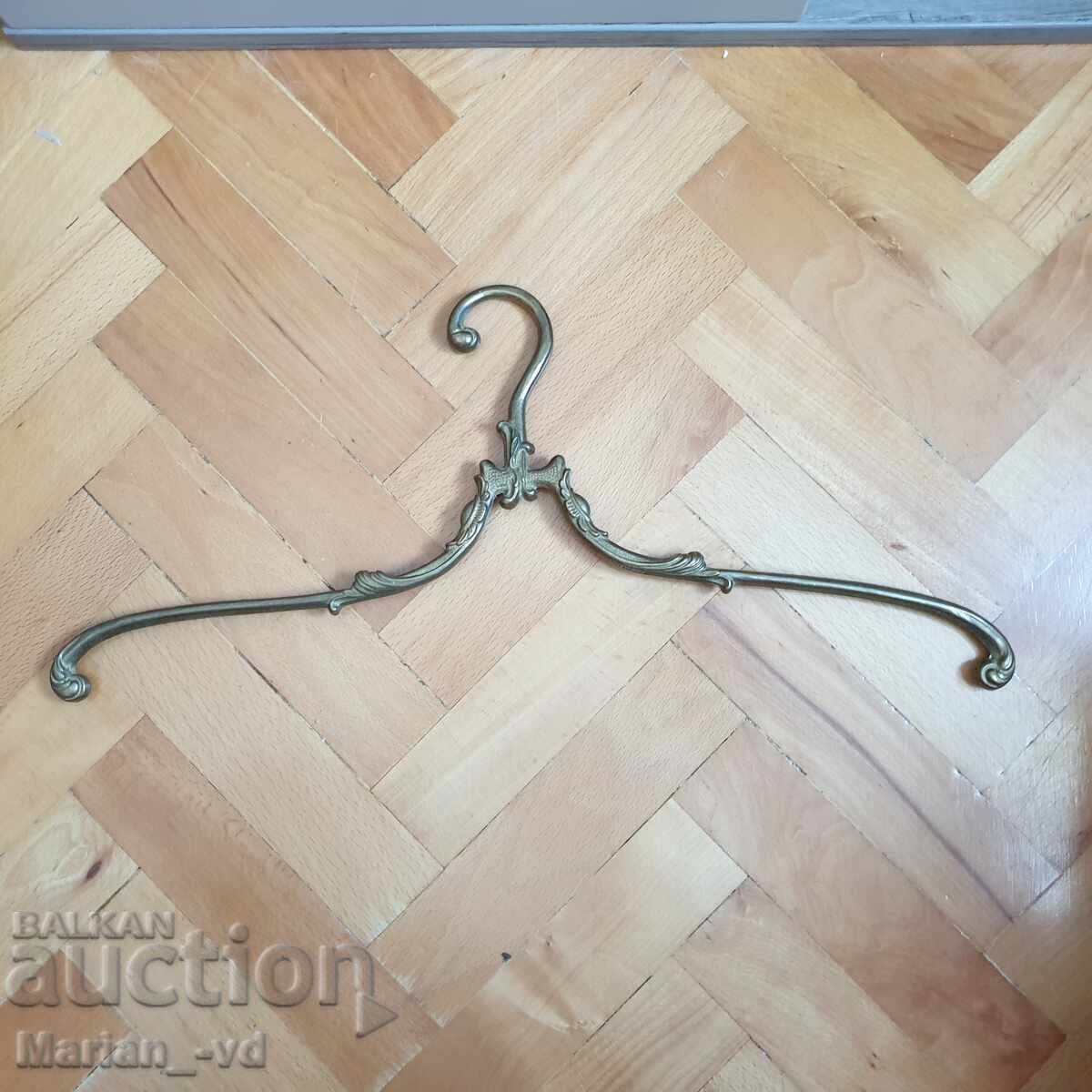 Стара закачалка от масивен месинг Стара закачалка от масивен месинг