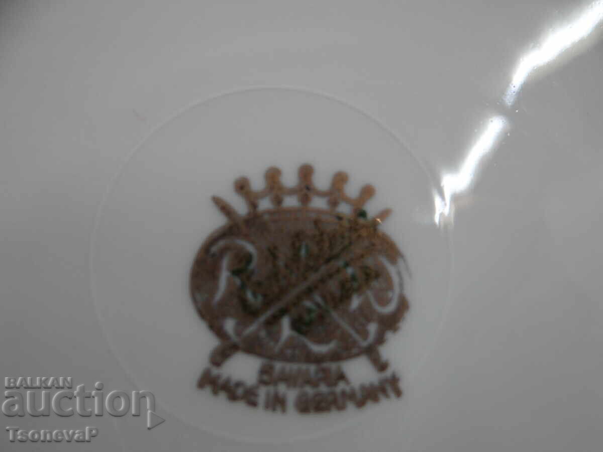 Porcelain Themed Plate - 6 Porcelain Themed Plate - 6