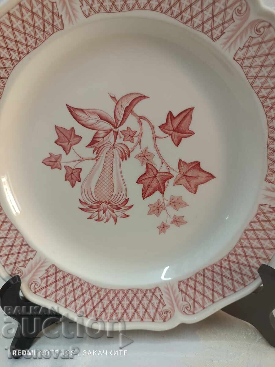 Wedgwood of Etruria & Barlaston Porcelain Avocado Platter with price 10.00 BGN | € 5.11 Wedgwood of Etruria & Barlaston Porcelain Avocado Platter with price 10.00 BGN | € 5.11