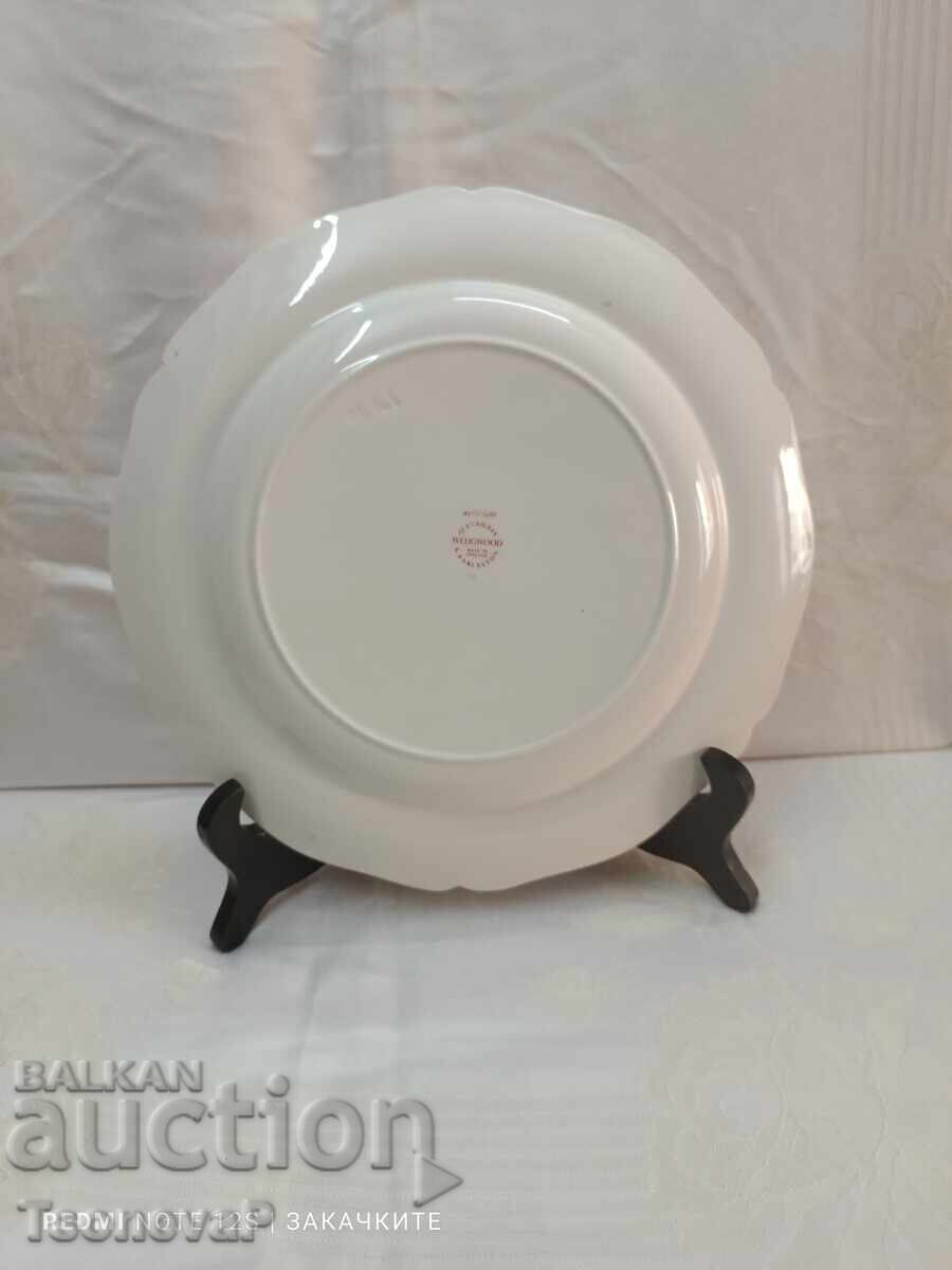 Auction Wedgwood of Etruria & Barlaston Porcelain Avocado Platter Auction Wedgwood of Etruria & Barlaston Porcelain Avocado Platter