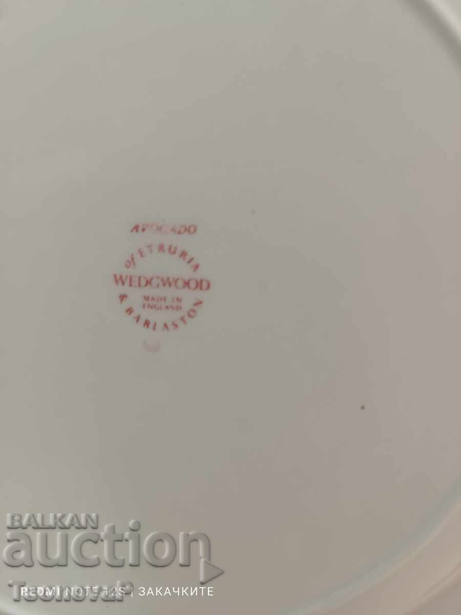 Wedgwood of Etruria & Barlaston Porcelain Avocado Platter - 5 Wedgwood of Etruria & Barlaston Porcelain Avocado Platter - 5