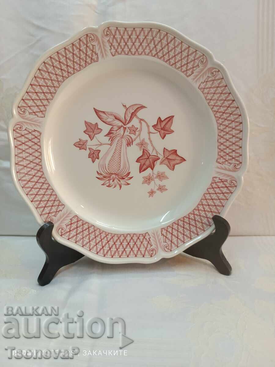 Wedgwood of Etruria & Barlaston Porcelain Avocado Platter Wedgwood of Etruria & Barlaston Porcelain Avocado Platter