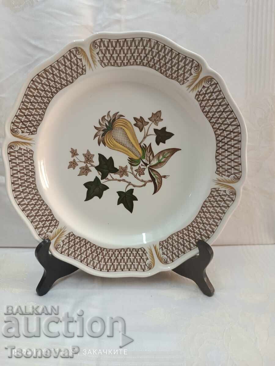 Wedgwood of Etruria & Barlaston Porcelain Avocado Platter Wedgwood of Etruria & Barlaston Porcelain Avocado Platter