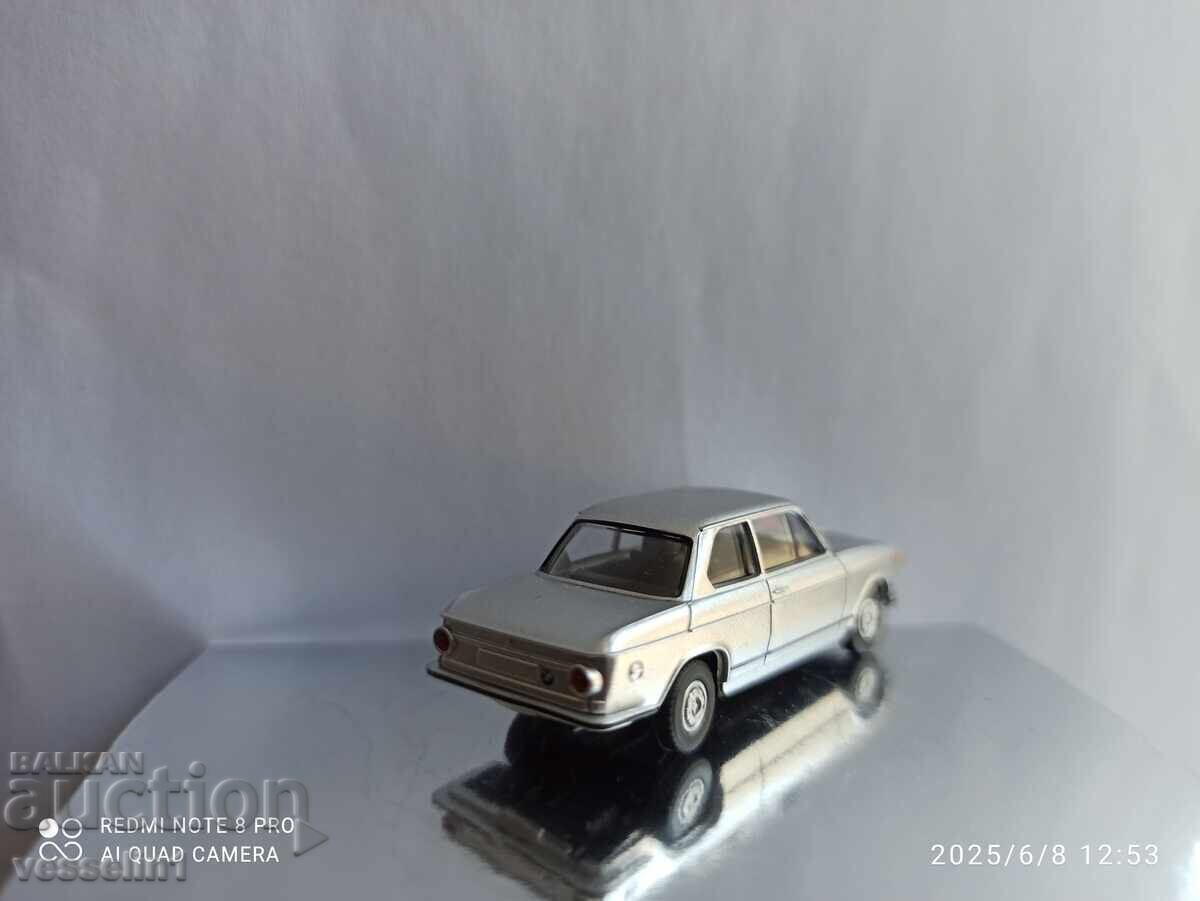 Auction BMW 2002 model car 1/87 scale Wiking HO from the nineties Auction BMW 2002 model car 1/87 scale Wiking HO from the nineties