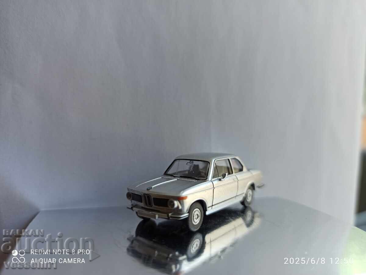 BMW 2002 model car 1/87 scale Wiking HO from the nineties BMW 2002 model car 1/87 scale Wiking HO from the nineties