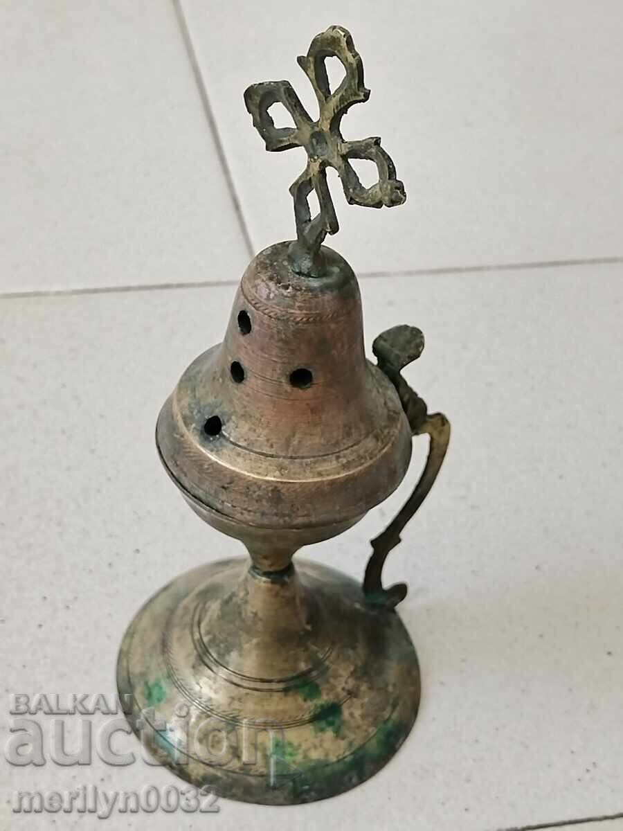 Παλιά χάλκινη καντήλα, καντήλι, σταυρός, εικόνα