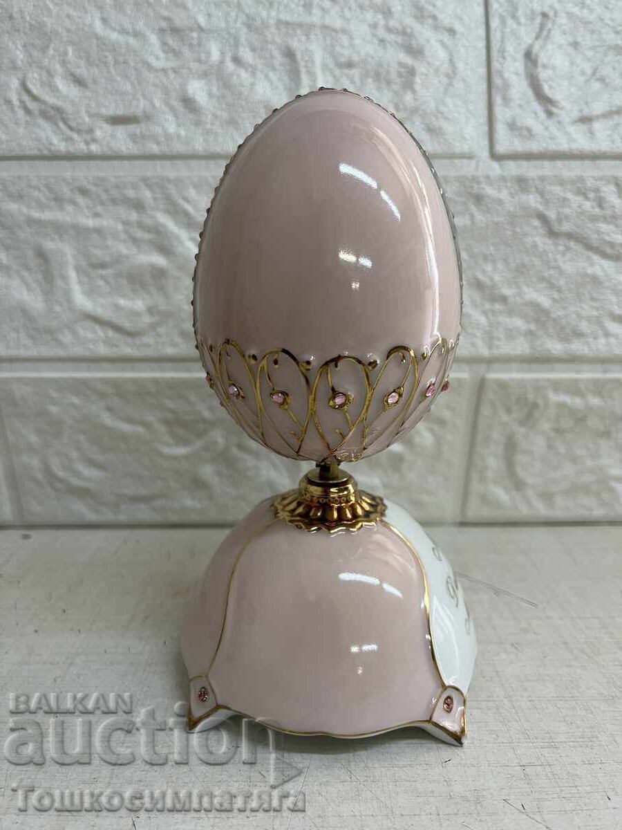 Auction  Collector's, musical egg