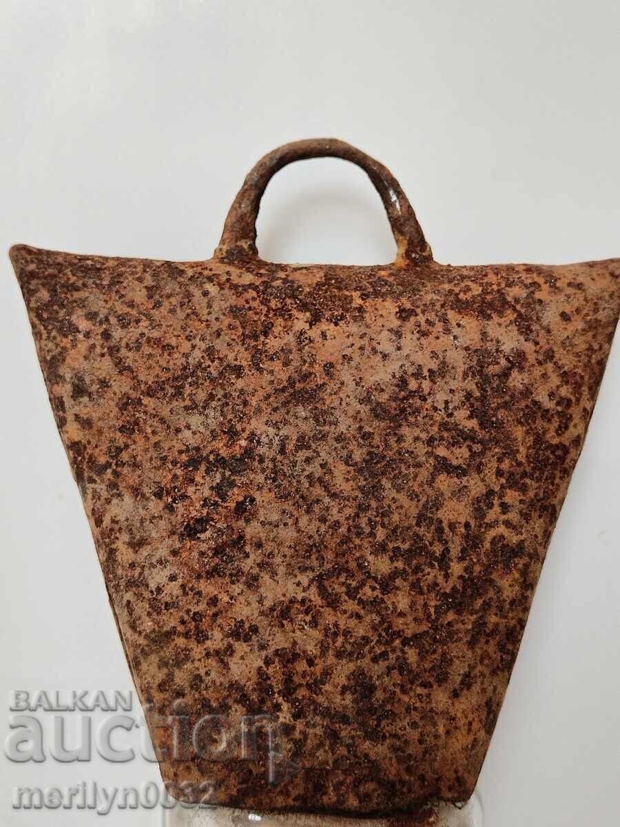 Παλιά κλακέτα, τσαν, καμπάνα με τιμή 42.00 BGN | € 21.47 Παλιά κλακέτα, τσαν, καμπάνα με τιμή 42.00 BGN | € 21.47