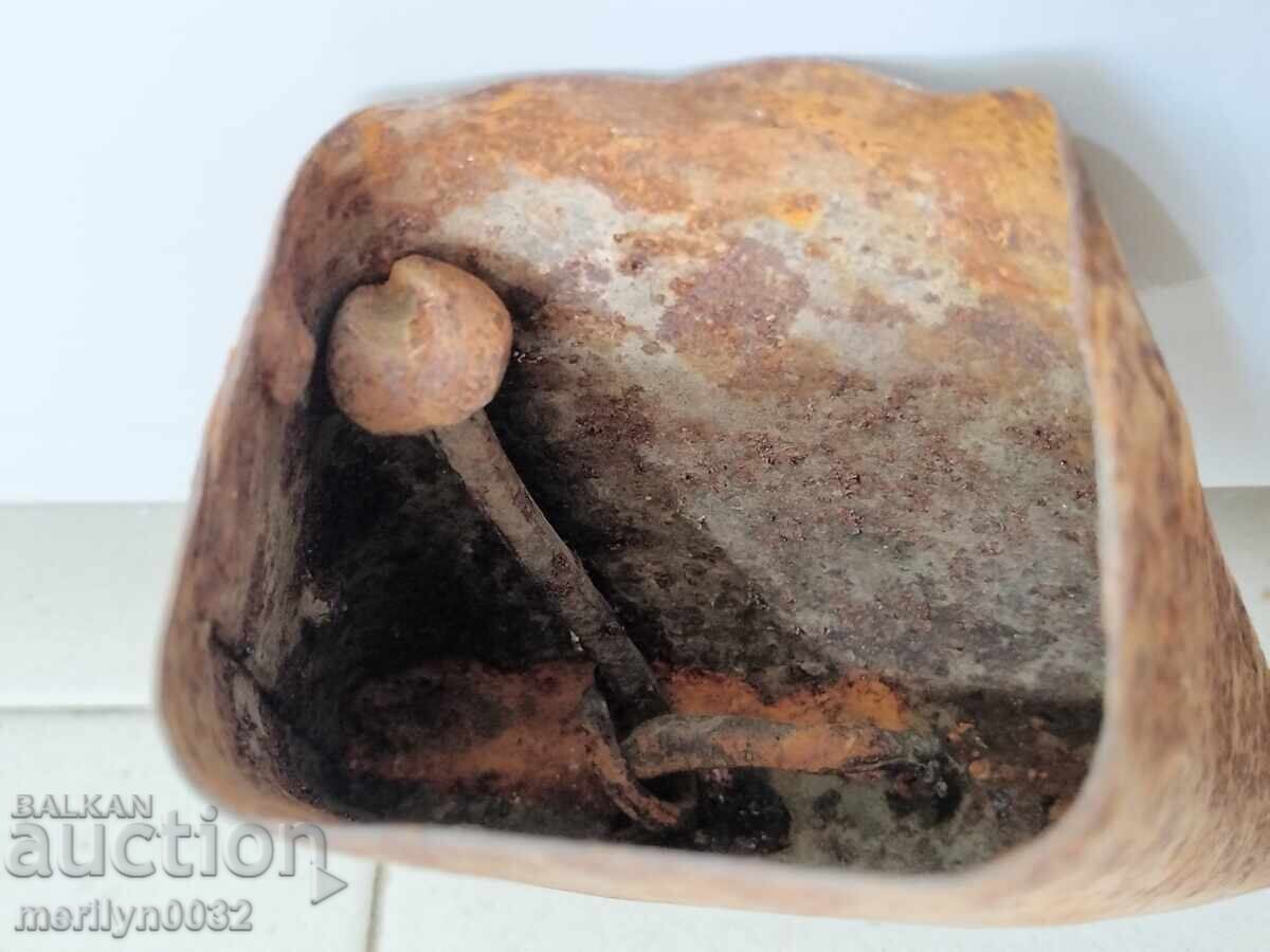 Παράδοση Παλιά κλακέτα, τσαν, καμπάνα Παράδοση Παλιά κλακέτα, τσαν, καμπάνα