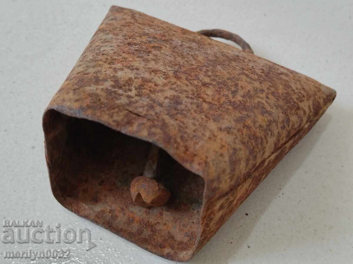 Παλιά κλακέτα, τσαν, καμπάνα Παλιά κλακέτα, τσαν, καμπάνα