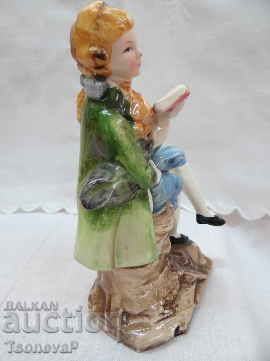 Delivery of Old porcelain gentleman Delivery of Old porcelain gentleman