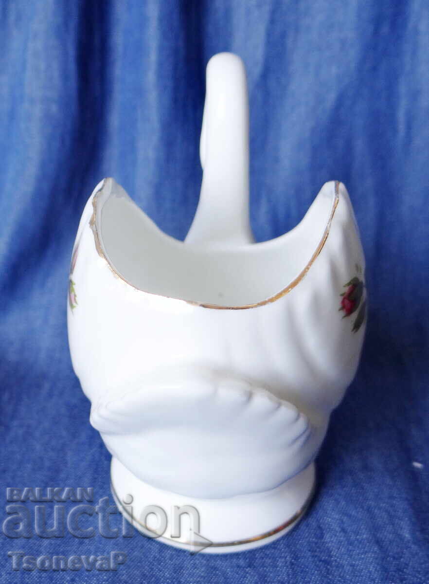 Delivery of Porcelain Swan COTAGGE ROSE Delivery of Porcelain Swan COTAGGE ROSE