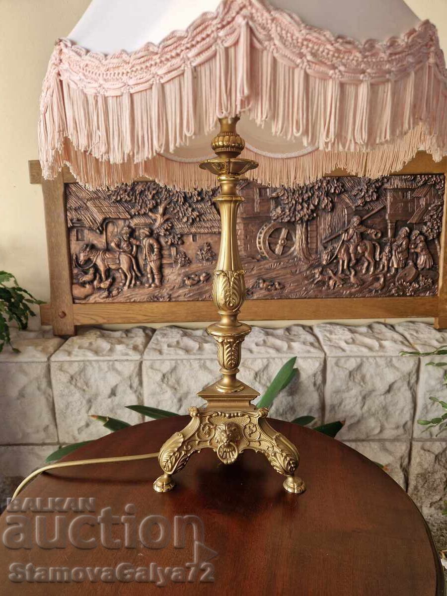 Аукцион Превъзходна голяма антикварна бронзова настолна лампа