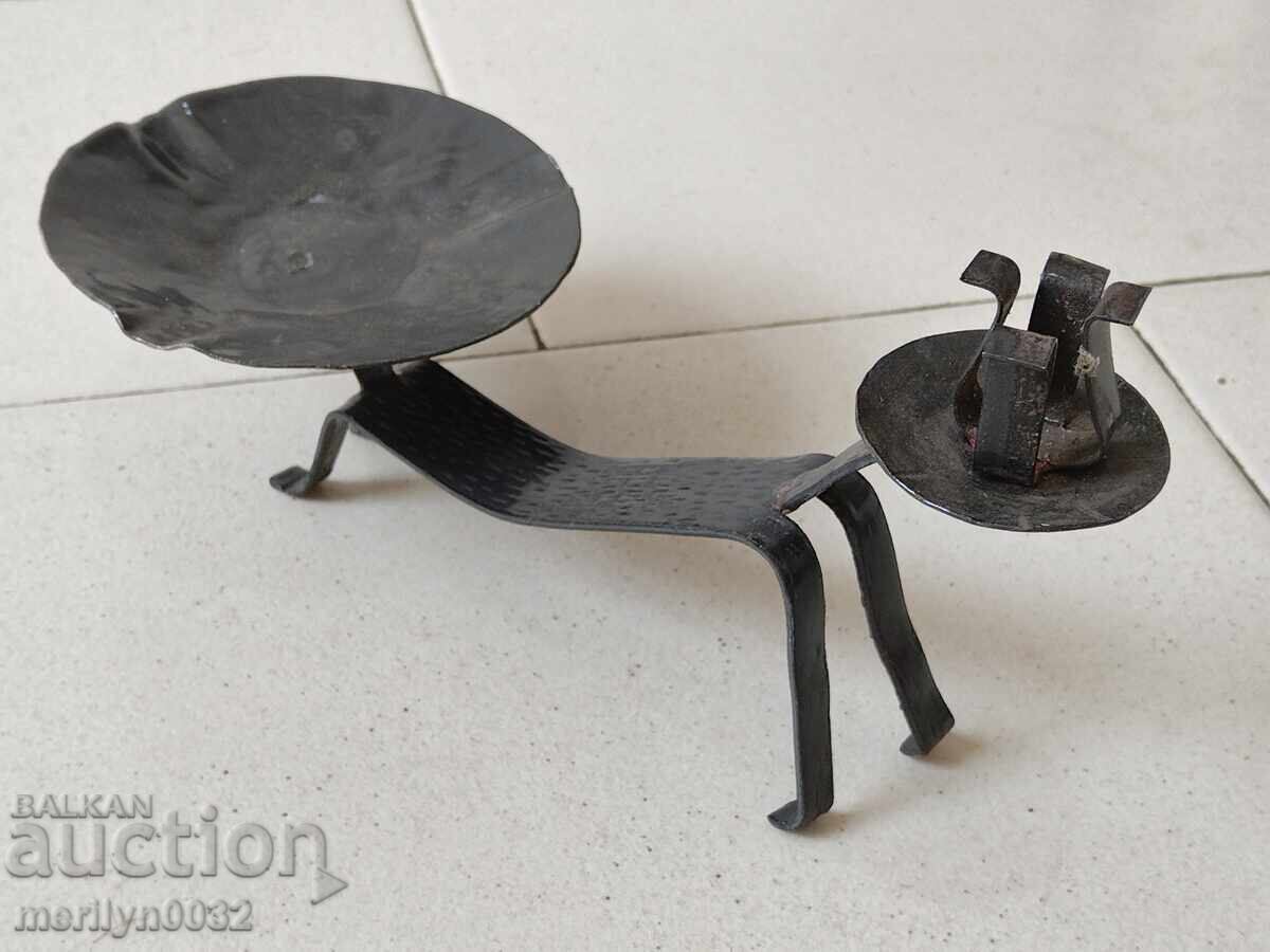 Παλιό σφυρήλατο κηροπήγιο, κερί, κηροπήγιο με τιμή 41.00 BGN | € 20.96