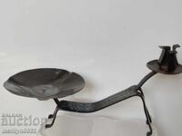 Sfeșnic vechi forjat, lumânare, candelabre