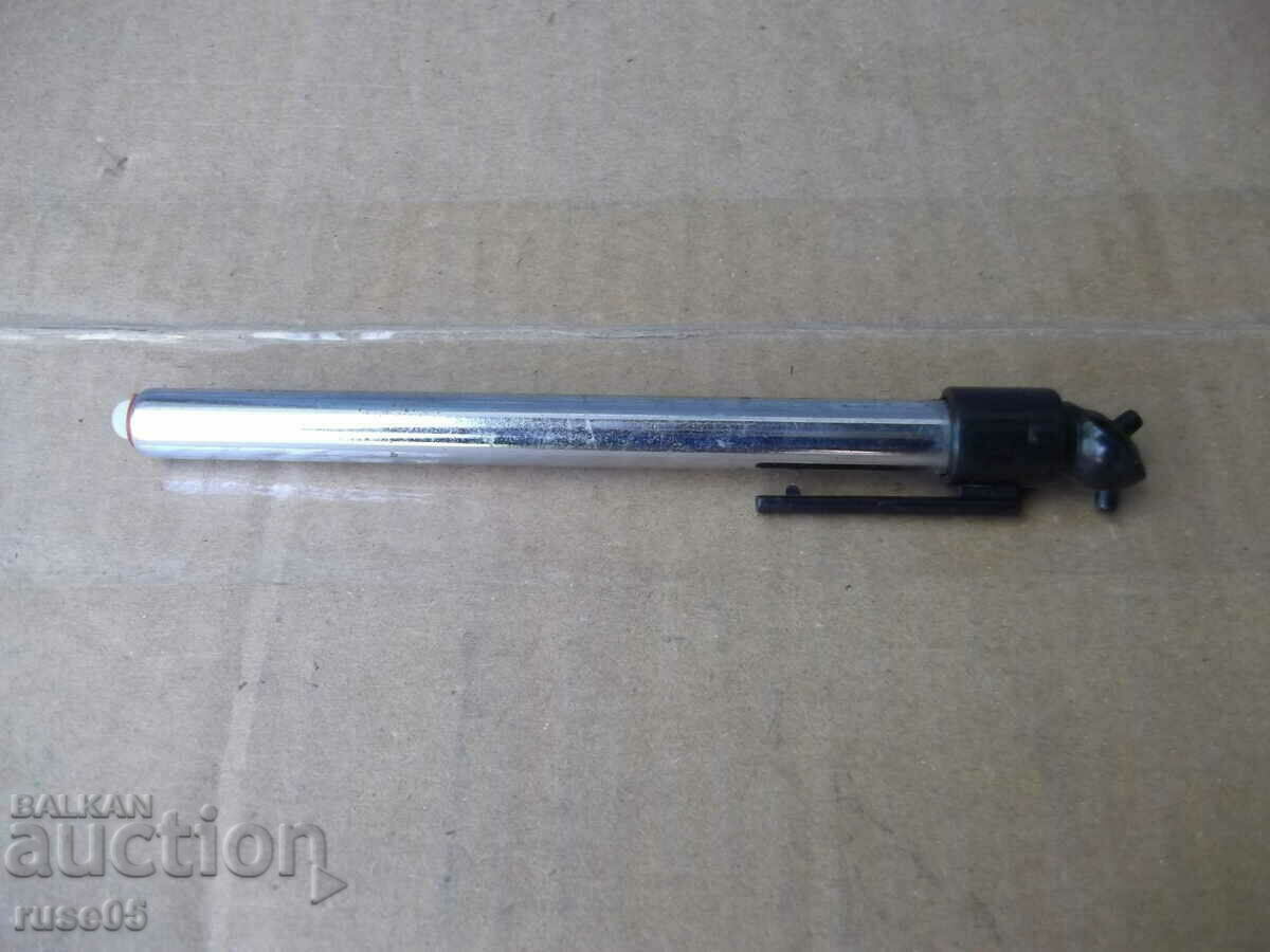 Pressure gauge for checking tire pressure working - 5