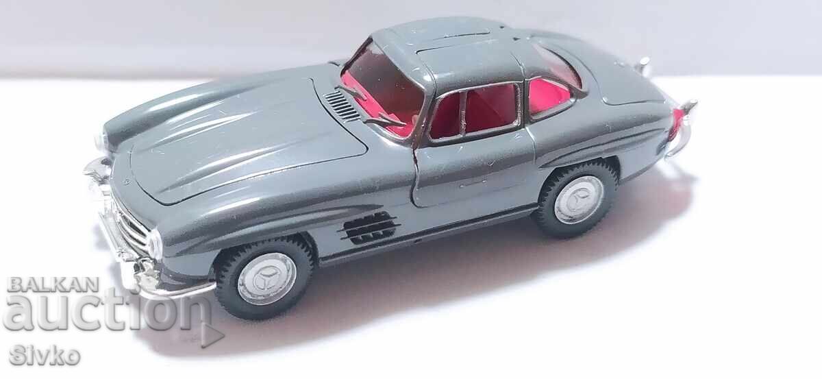 Licitație Cărucior Mercedes 300 SL