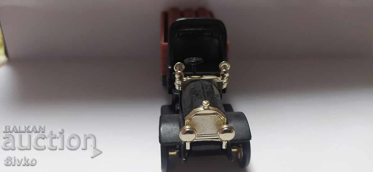 Beer truck cart with price 9.99 BGN | € 5.11 Beer truck cart with price 9.99 BGN | € 5.11