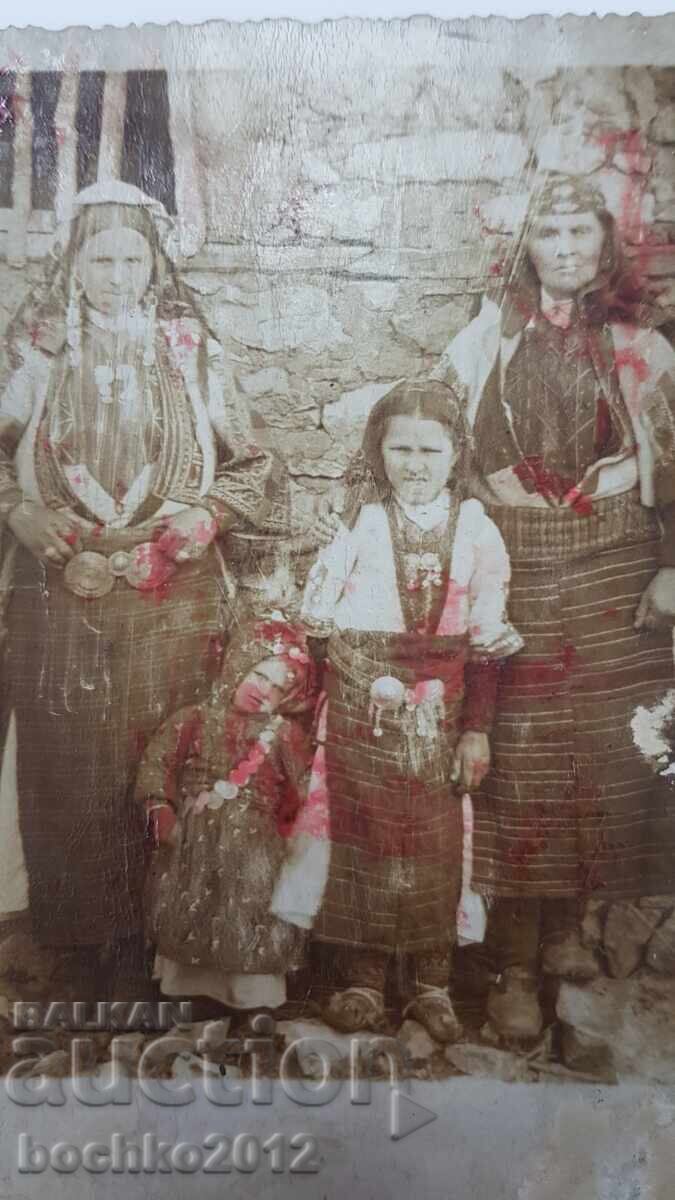 Livrarea Fotografie din Renaștere, fotografie, costum popular, paftale 1920-1930 Livrarea Fotografie din Renaștere, fotografie, costum popular, paftale 1920-1930