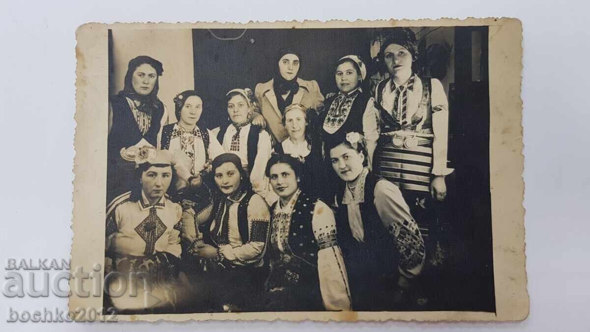 Αναγεννησιακή φωτογραφία, φωτογραφία, παραδοσιακή φορεσιά, παφτιά 1920-1930