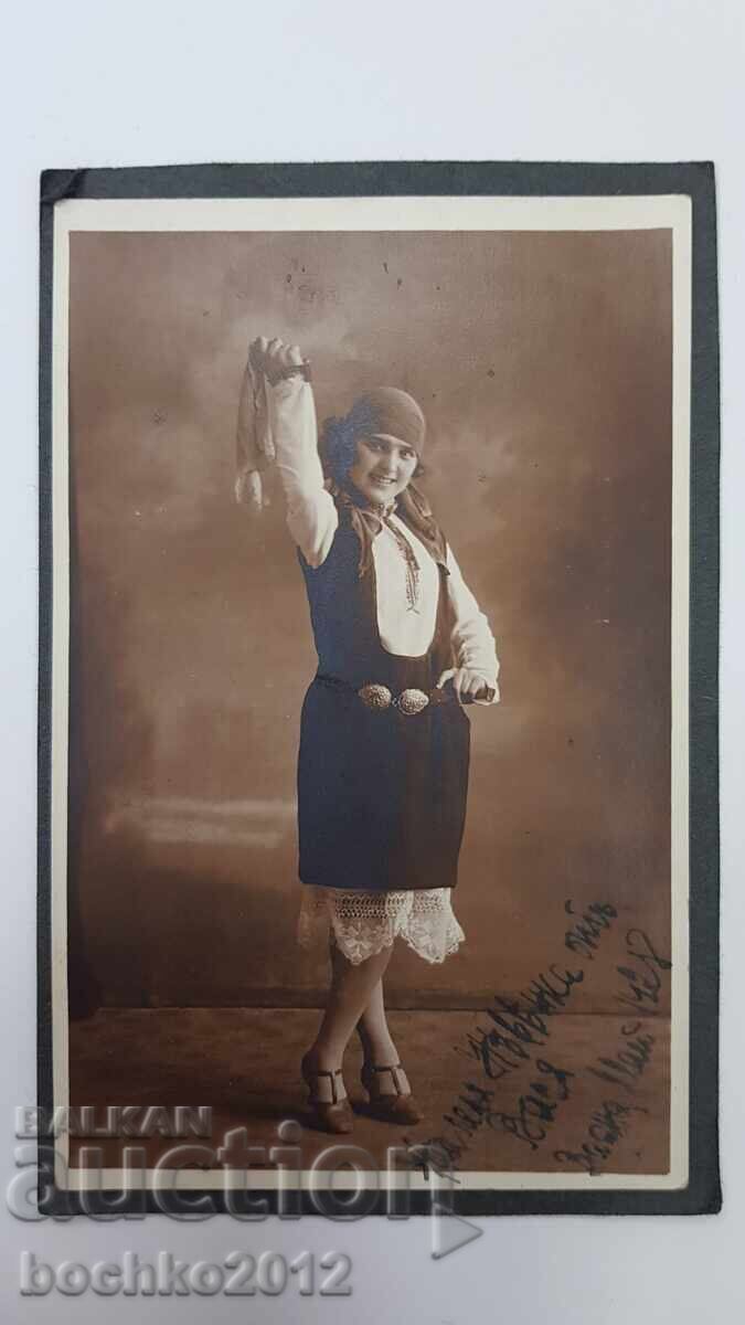 Αναγεννησιακή φωτογραφία, φωτογραφία, φορεσιά, παφτές 1928