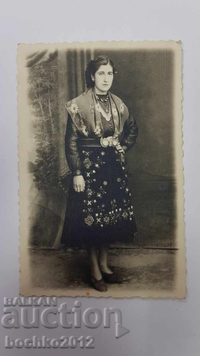 Revival photography, photo, folk costume, belt buckles 1920-1930