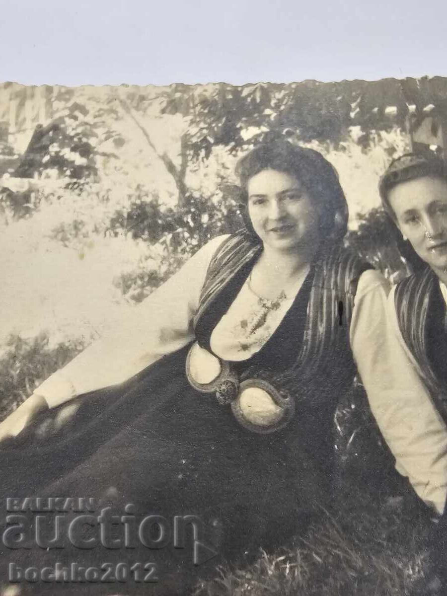 Auction Revival photography, photo, folk costume, belt buckles 1920-1930 Auction Revival photography, photo, folk costume, belt buckles 1920-1930