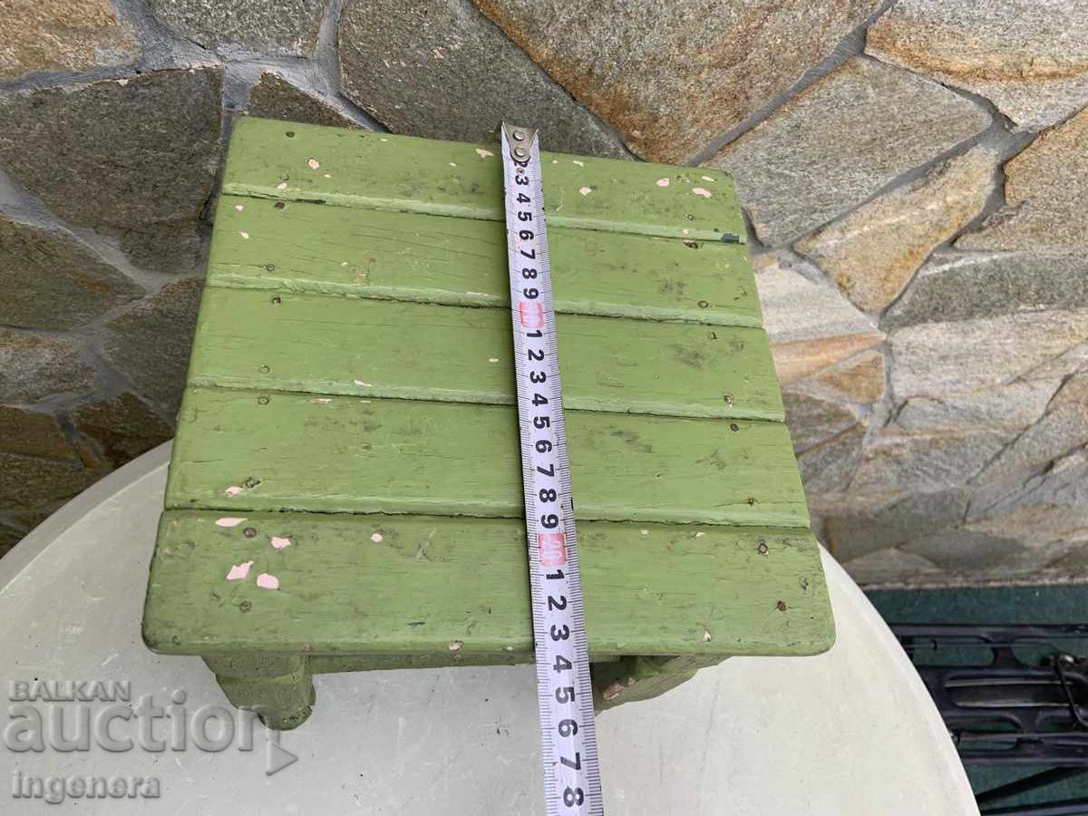 Auction  CHAIR CHAIR SOLID WOOD ANTIQUE