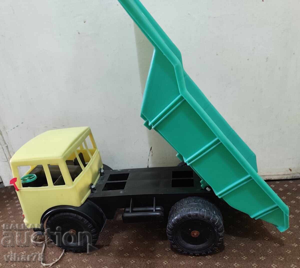 Παλιό σοσιαλιστικό φορτηγάκι με τιμή 169.99 BGN | € 86.91