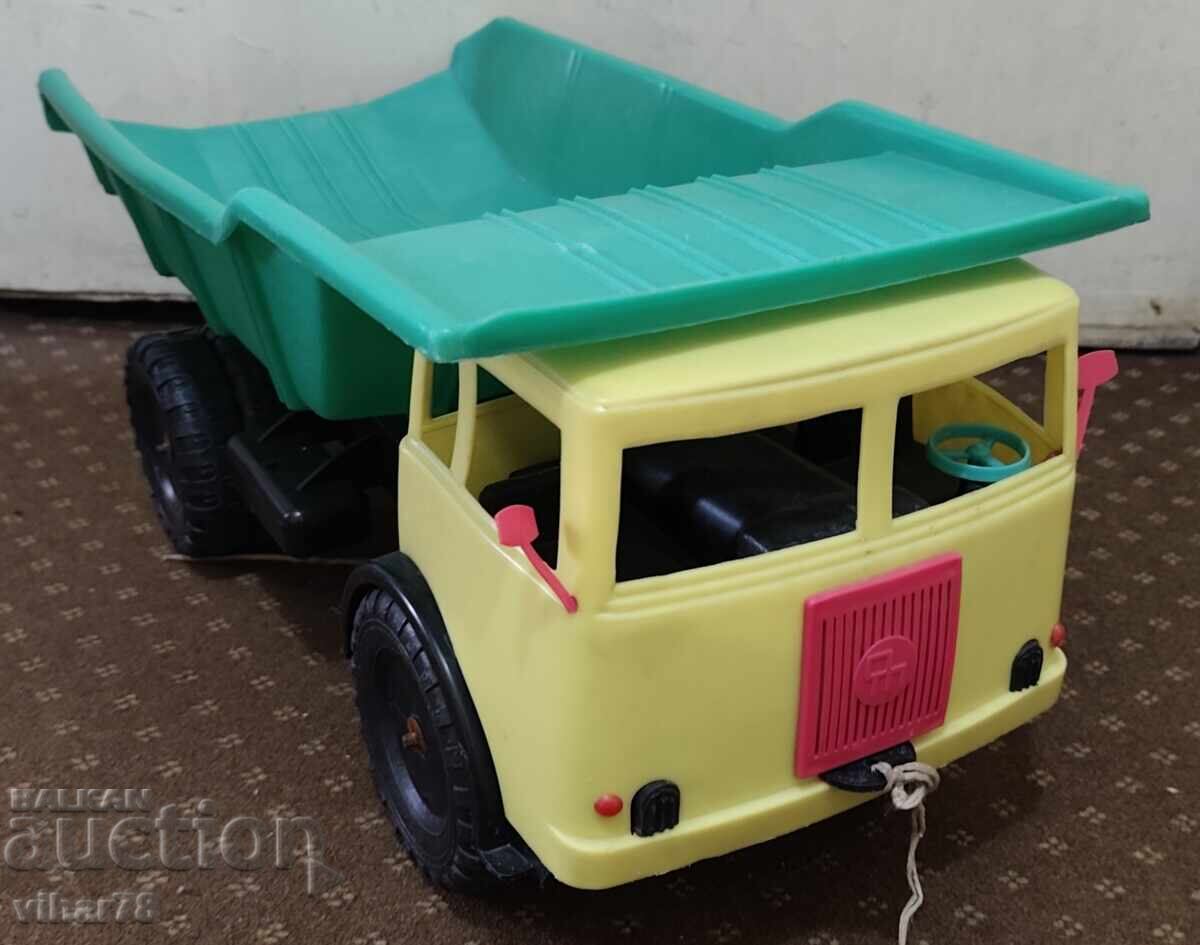 Δημοπρασία Παλιό σοσιαλιστικό φορτηγάκι