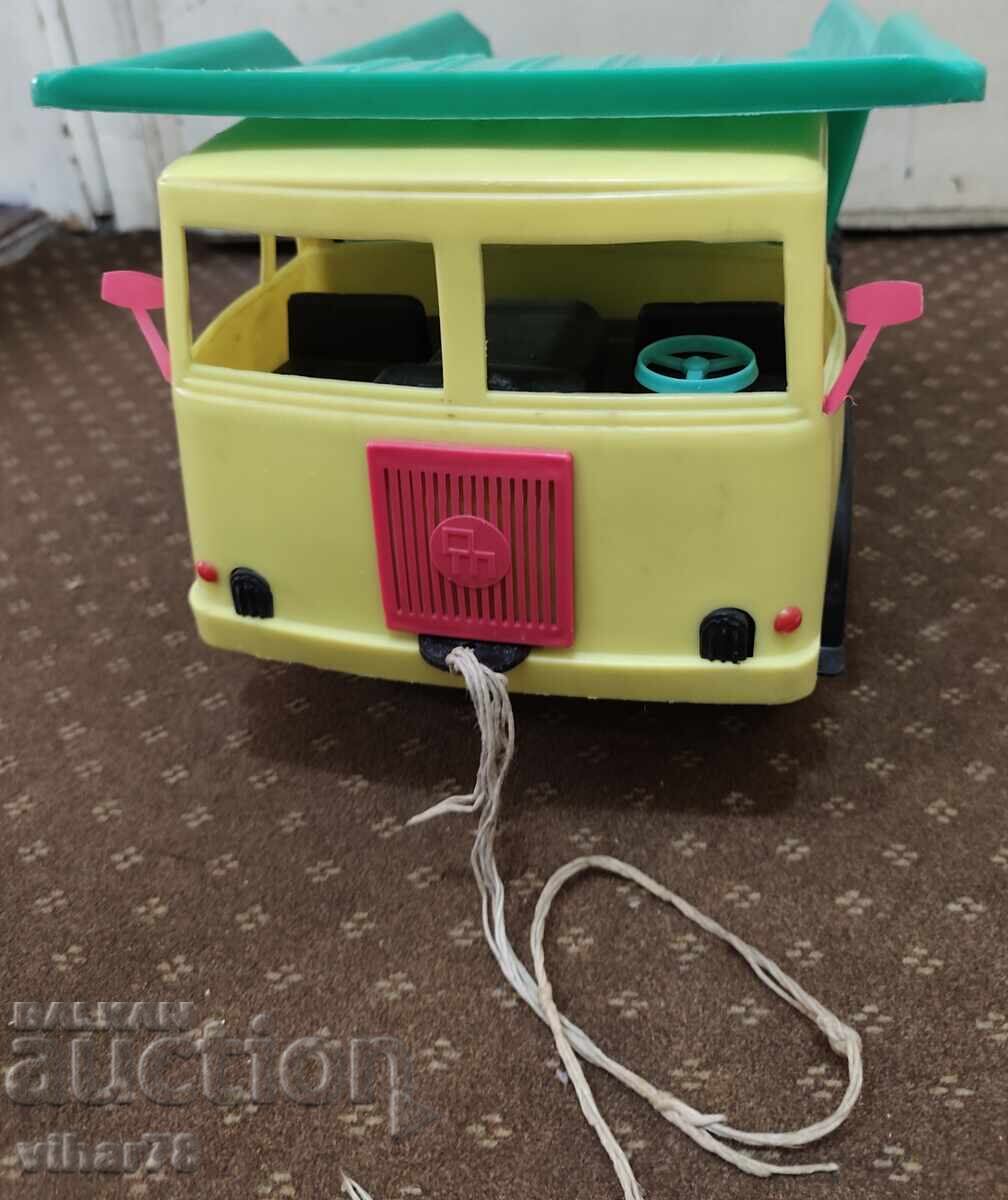 Παλιό σοσιαλιστικό φορτηγάκι - 5