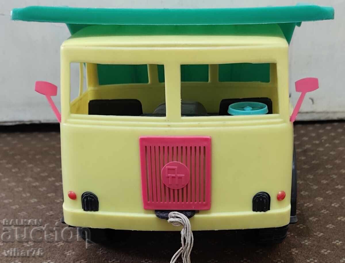 Παλιό σοσιαλιστικό φορτηγάκι - 7