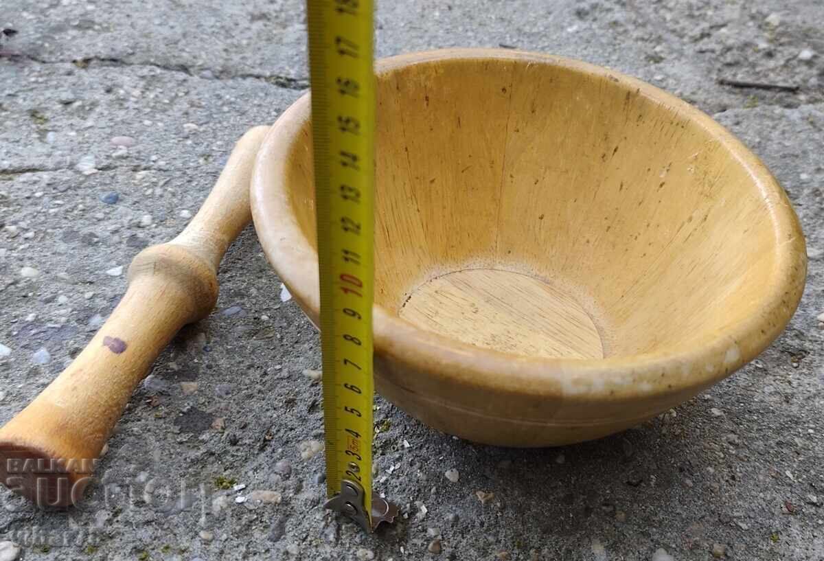 UN BASTRON DE LEMN - 5 UN BASTRON DE LEMN - 5