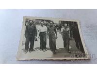 Fotografie Sofia Patru tineri la plimbare