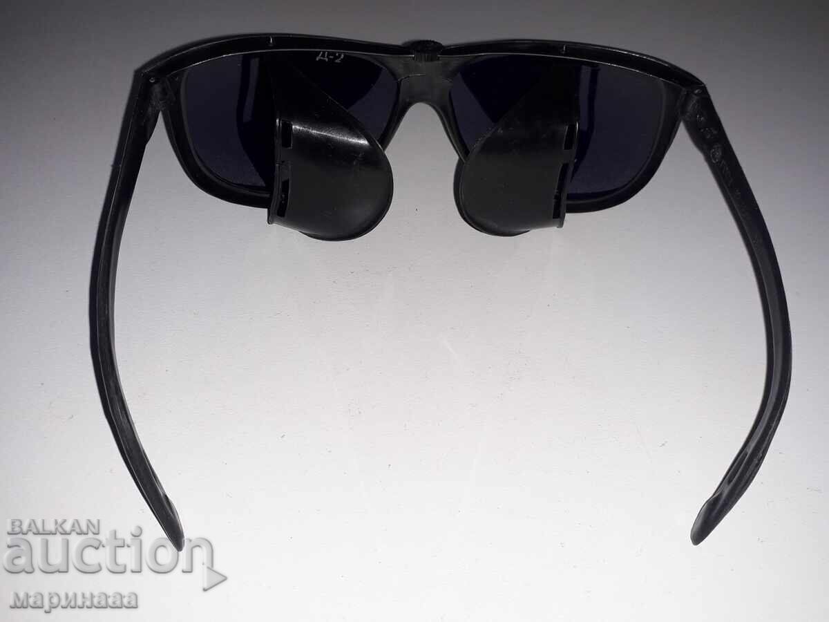 Auction  Goggles for Oxygenists