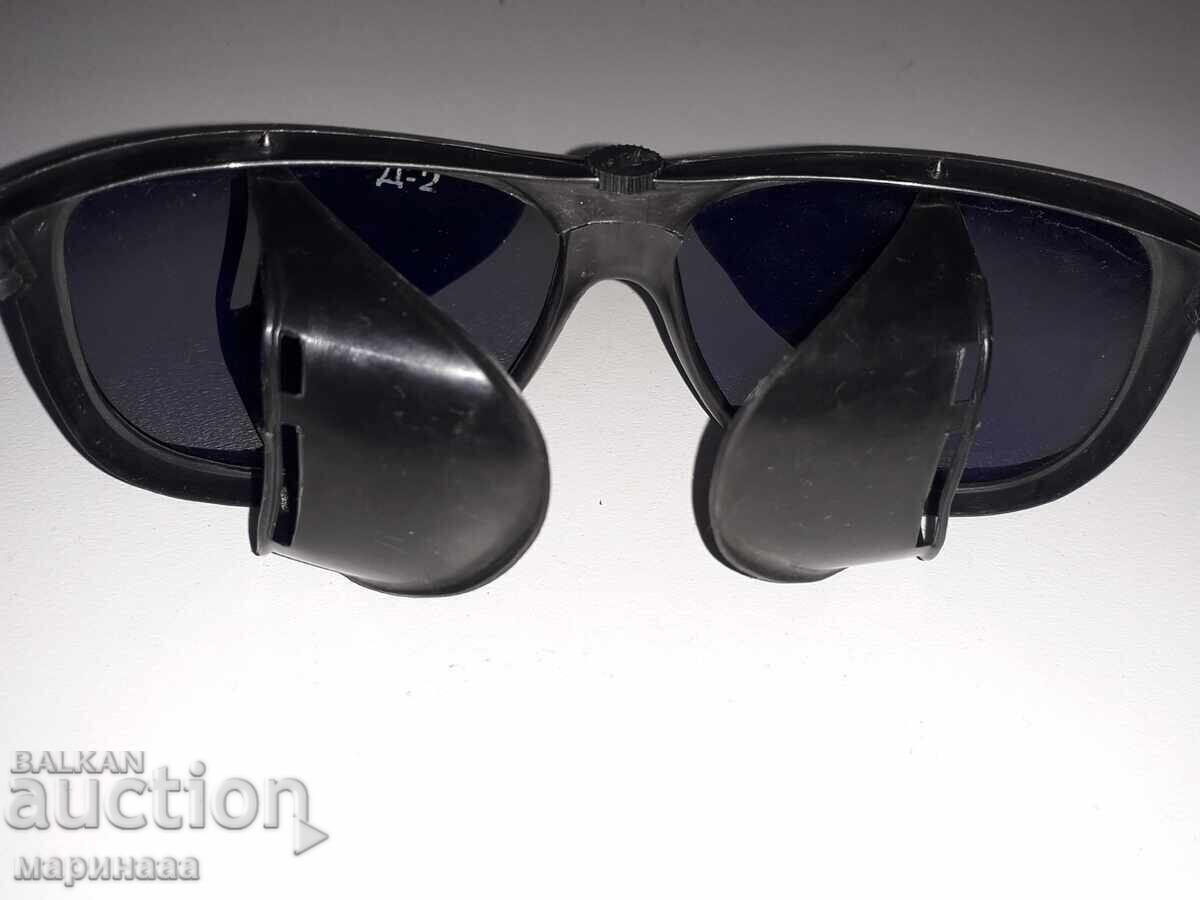 Delivery of Goggles for Oxygenists