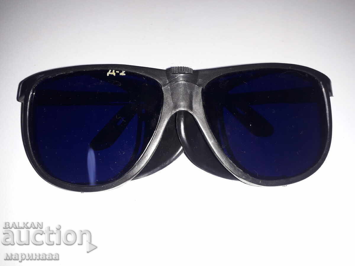 Goggles for Oxygenists