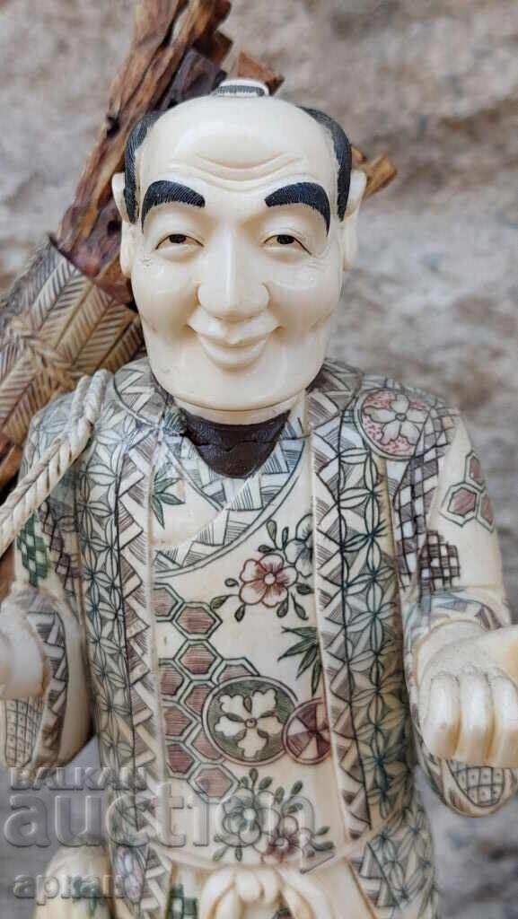 Auction  Ivory, handmade, Japan figure - 925 gr