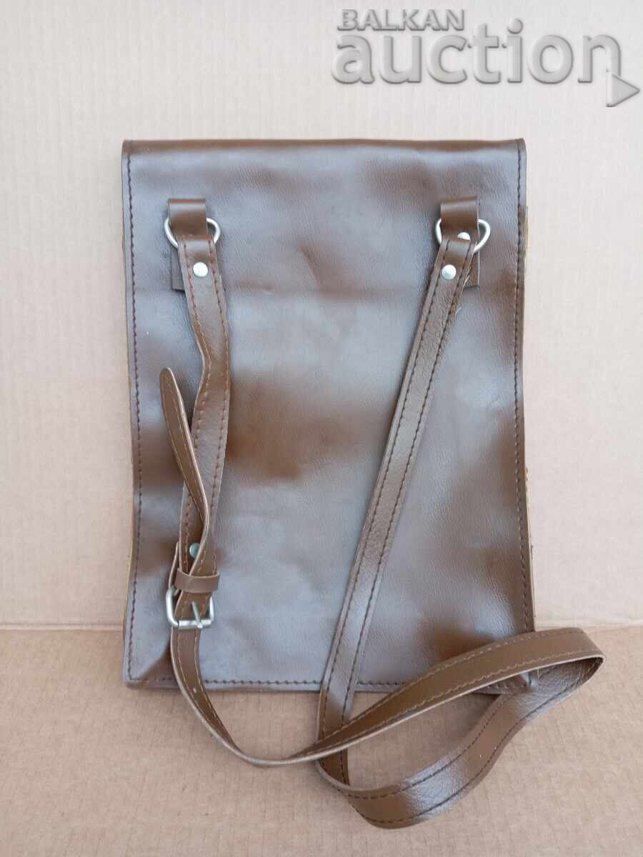 τσάντα ταχυδρόμου (μπριγάδας) 70's ΛΔΒ ΑΠΟΚ ΤΠΚ αρχηγικό χαρτοφύλακα με τιμή 31.00 BGN | € 15.85