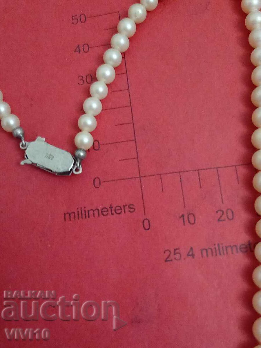 Colier vechi cu perle naturale, 835‰ cu preț € 50.00 | 97.79 BGN Colier vechi cu perle naturale, 835‰ cu preț € 50.00 | 97.79 BGN