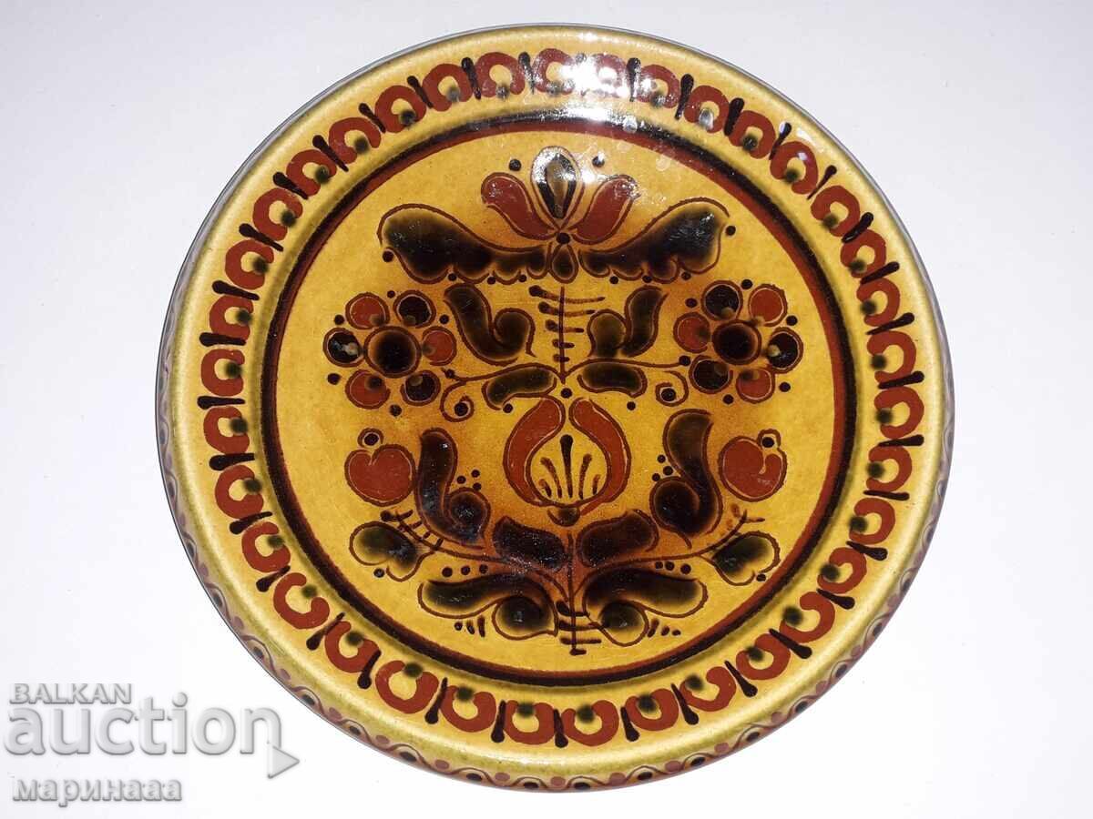 FARFURIE MASIVĂ VECHE. CERAMICĂ FARFURIE MASIVĂ VECHE. CERAMICĂ