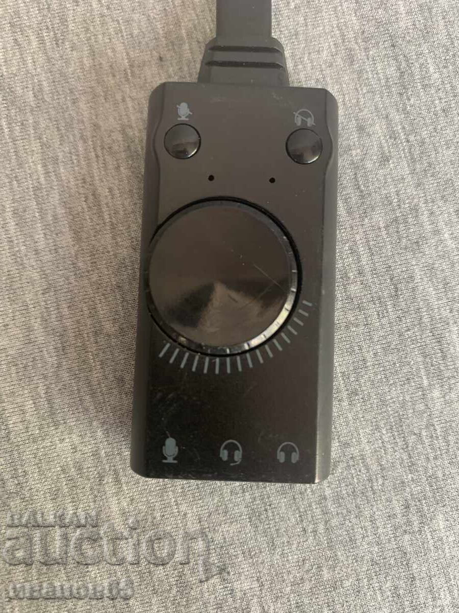 Ενεργός αντάπτορας ήχου USB σε υποδοχή ακουστικών 3.5mm και μικροφώνου με τιμή 15.00 BGN | € 7.67