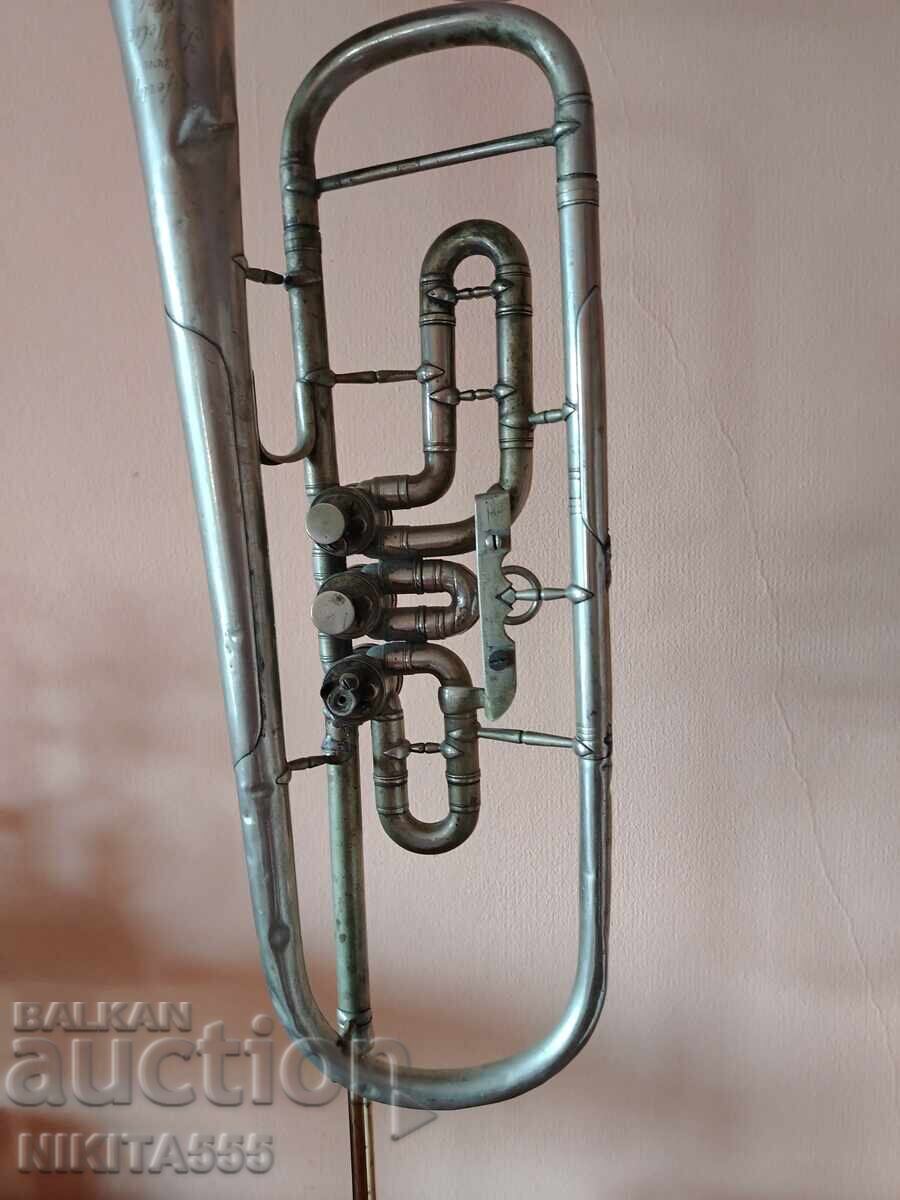 Licitație Instrument muzical vechi, spiritual, pentru decorare