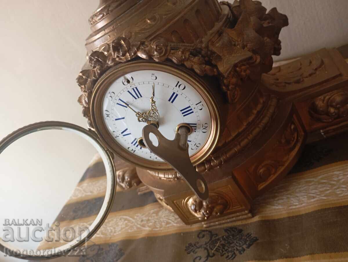 Old mantel clock with price 600.00 BGN | € 306.78