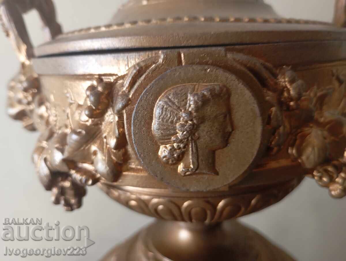 Auction  Old mantel clock