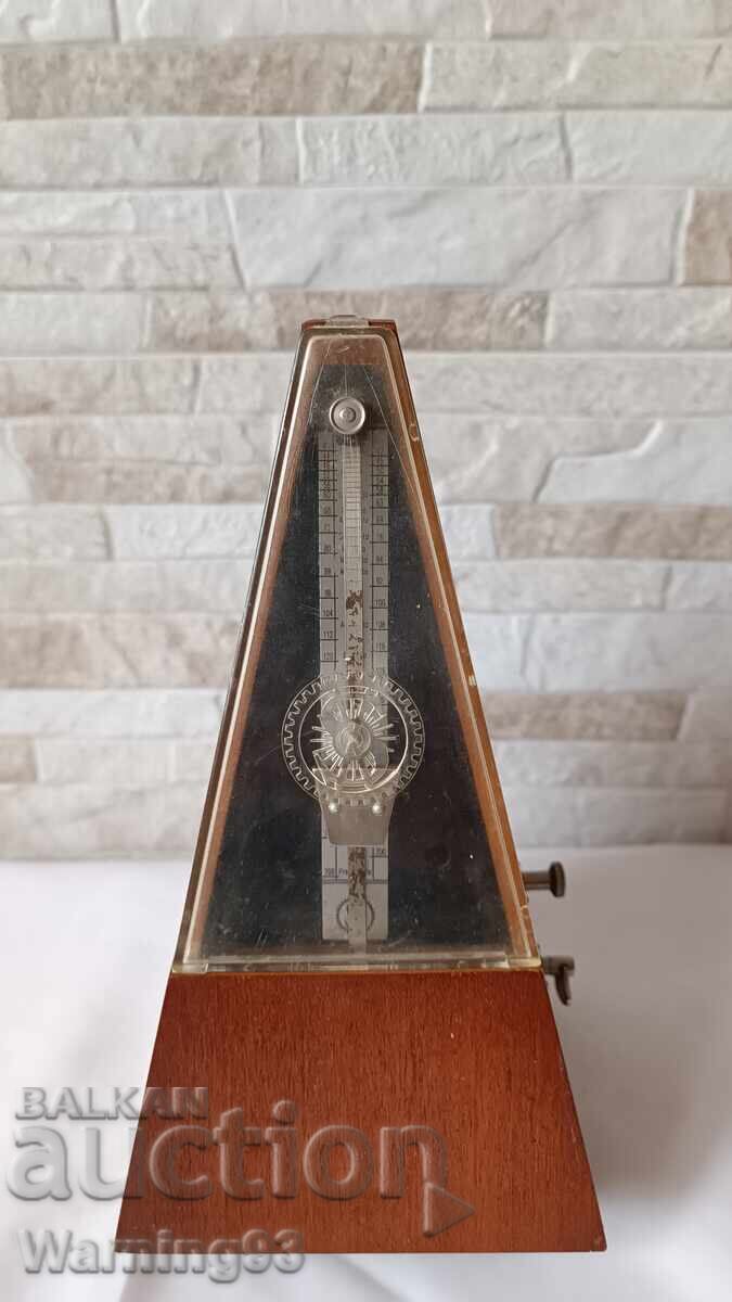 Metronom - Sistem Maelzel - Fabricat în RDG - 1960 Metronom - Sistem Maelzel - Fabricat în RDG - 1960