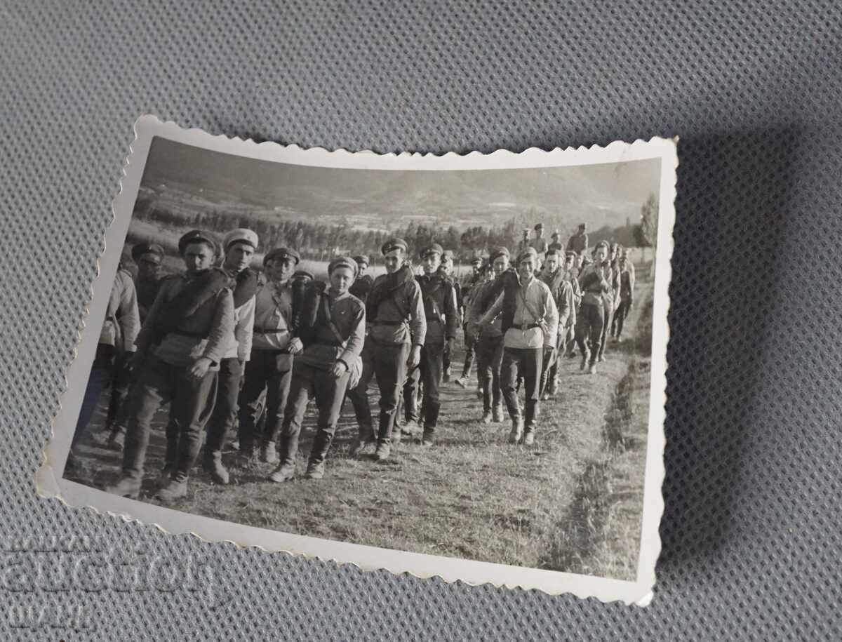 1942 Military Photo Group Soldiers Uniform