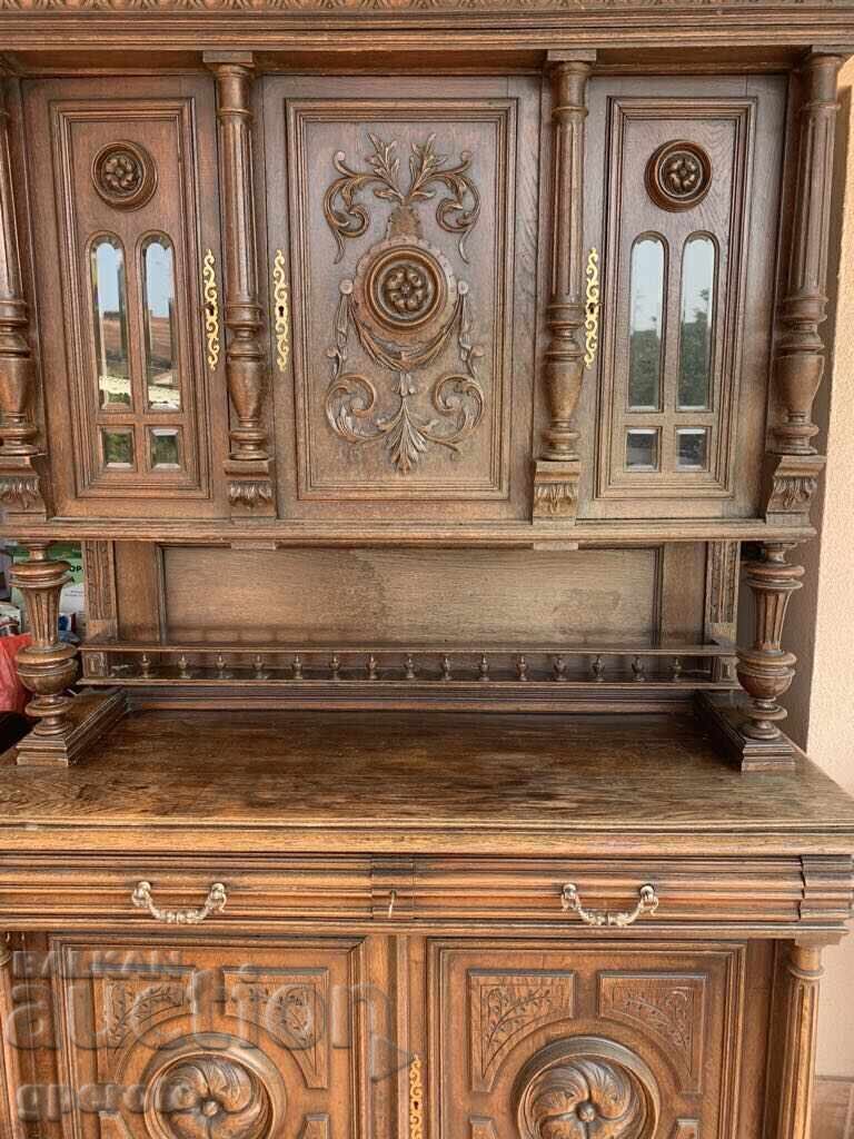 Dulap antic, bufet, comodă (Masiv) - secolul XIX, de o frumusețe unică cu preț 999.00 BGN | € 510.78