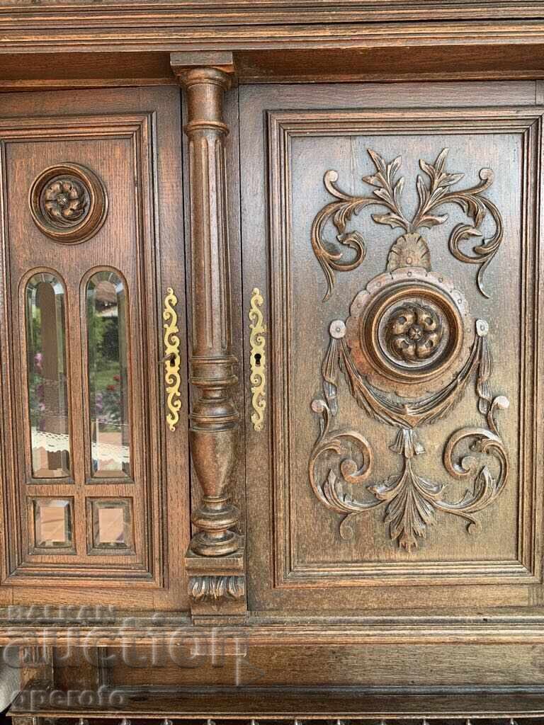 Livrarea Dulap antic, bufet, comodă (Masiv) - secolul XIX, de o frumusețe unică