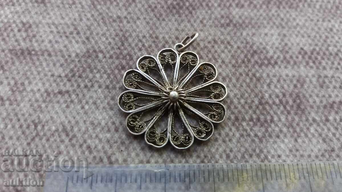 Παράδοση ΑΡΓΥΡΟΣ ΦΙΛΙΓΚΡΑΝ - ΜΕΝΤΑΓΙΟΝ, ΚΟΣΜΗΜΑ